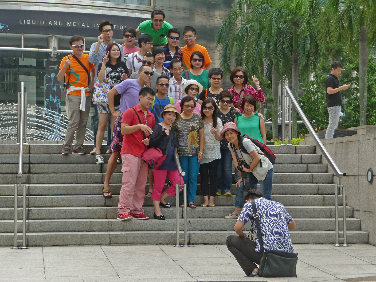 Kuala Lumpur Petronas Towers Eingang Gruppenfoto