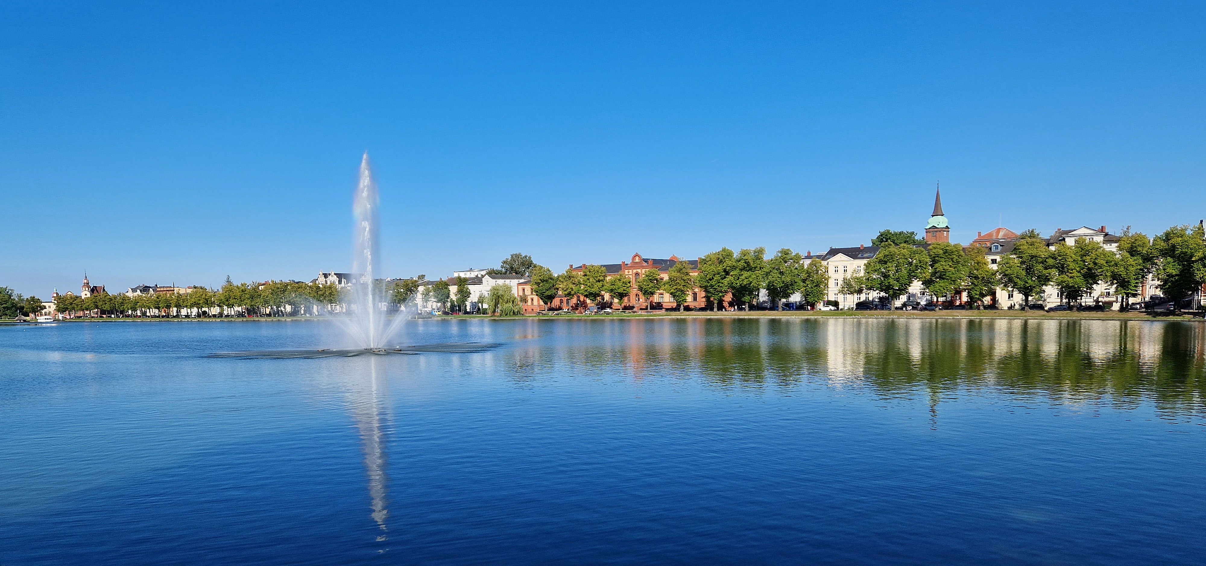 Schwerin Pfaffenteich Fontäne