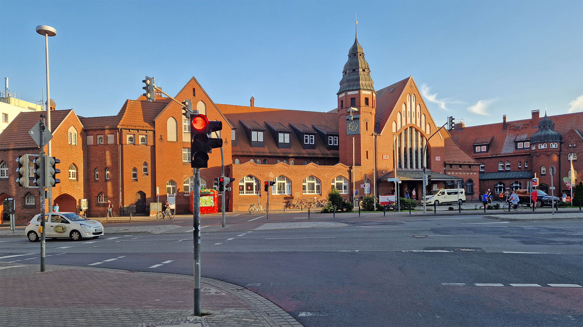 Stralsund Hauptbahnhof außen