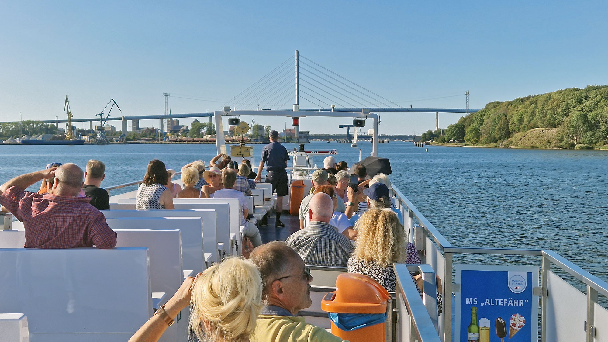 Stralsund Strelasund Bootsrundfahrt Altefähr Rügenbrücke