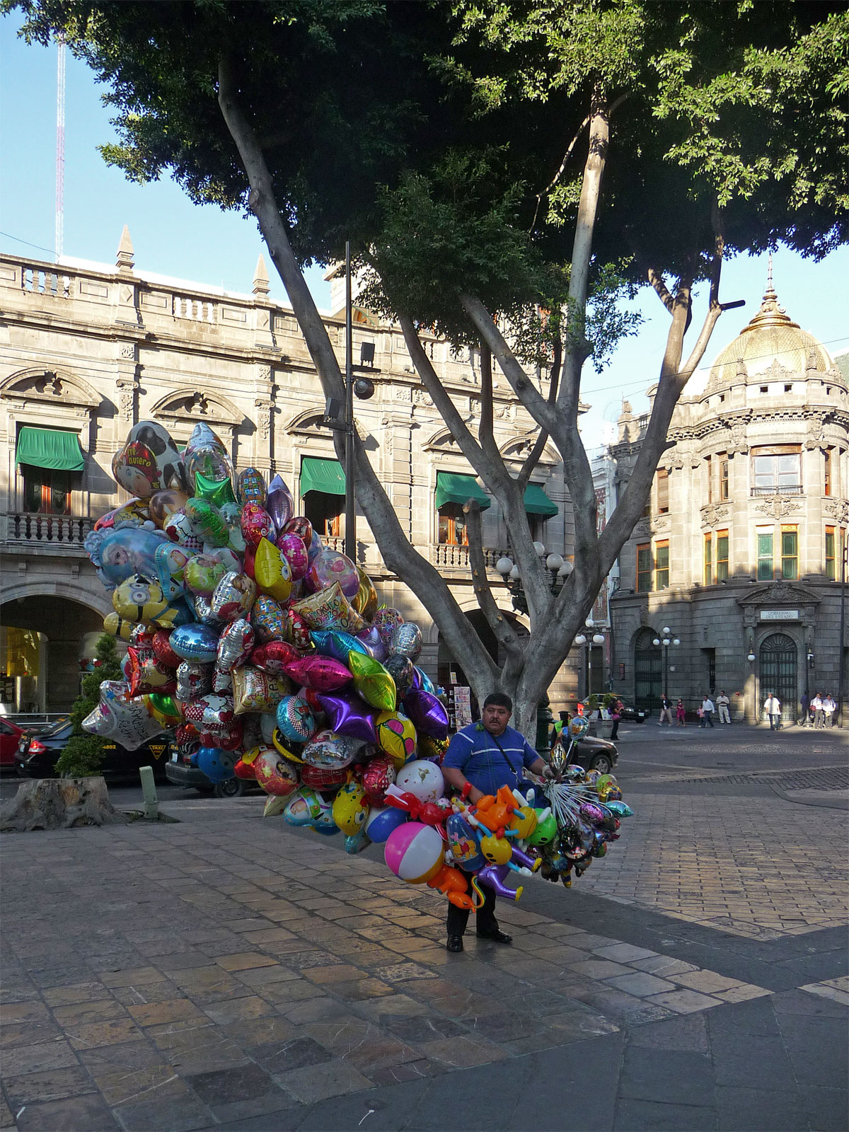 Mexiko Puebla Zocalo Luftballon Verkäufer