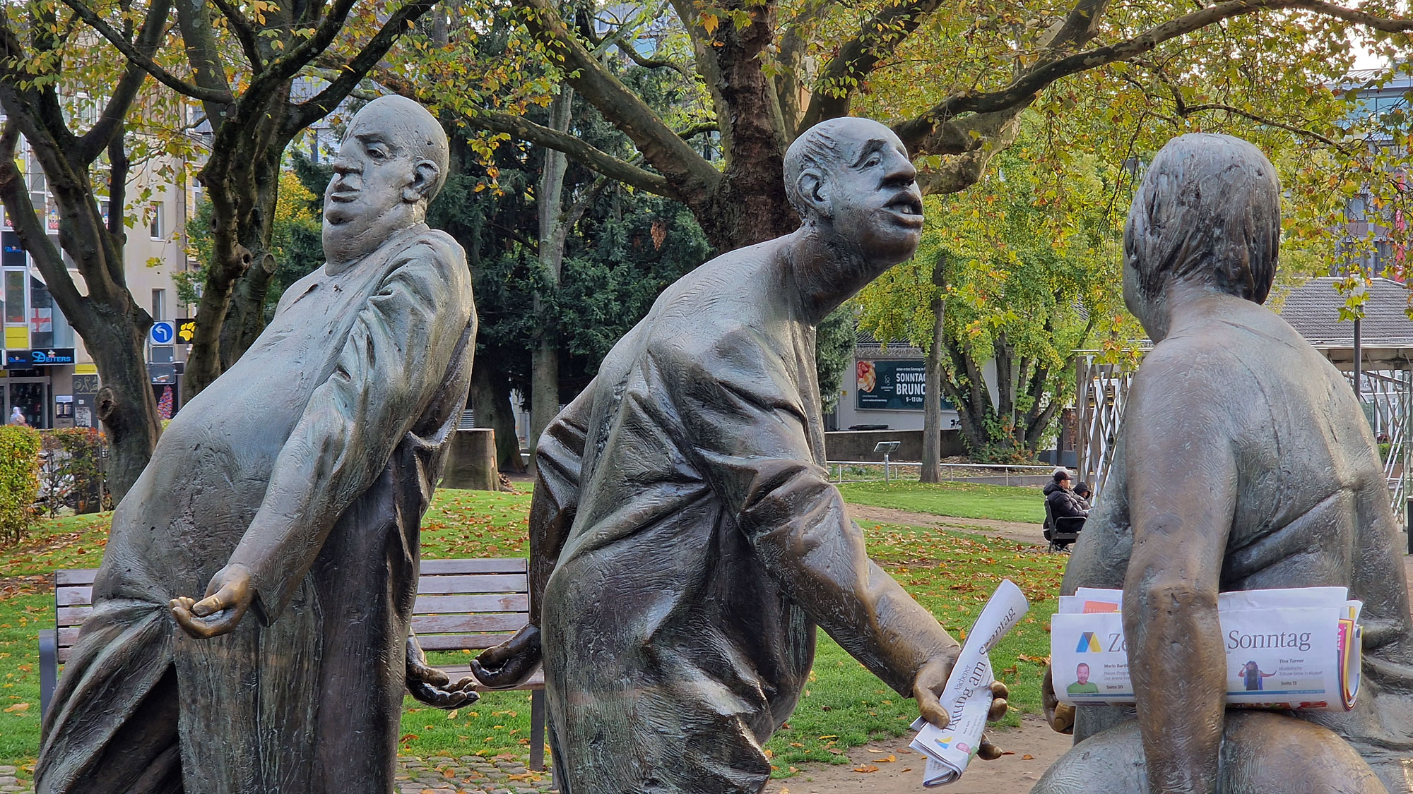 Aachen Brunnen Kreislauf des Geldes nah
