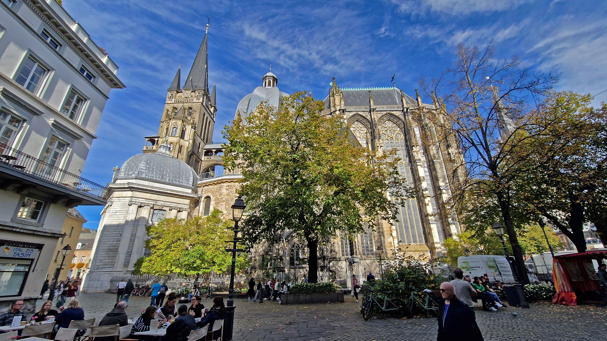 Aachen Dom Totale außen