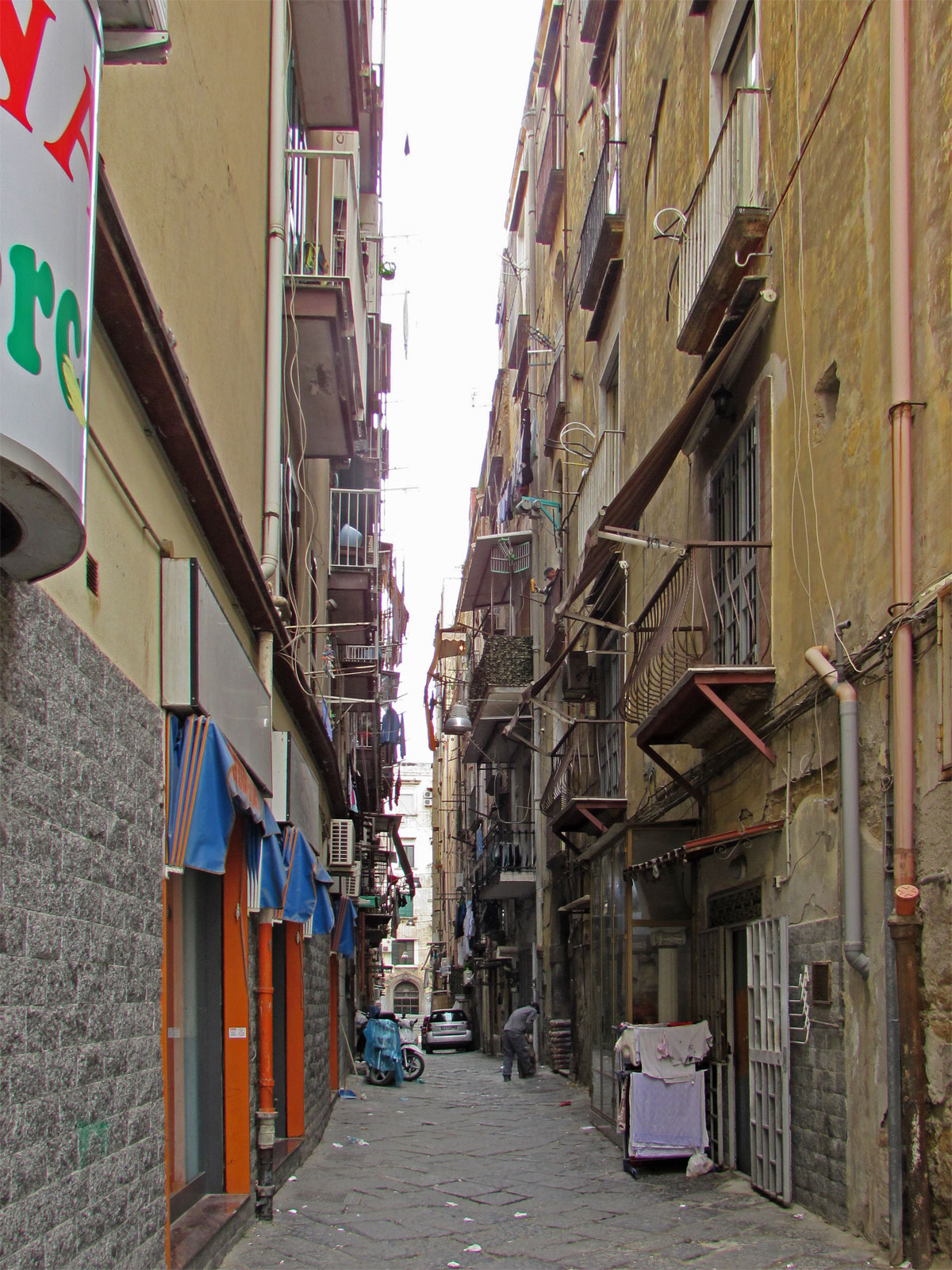 Neapel Altstadt enge Gasse
