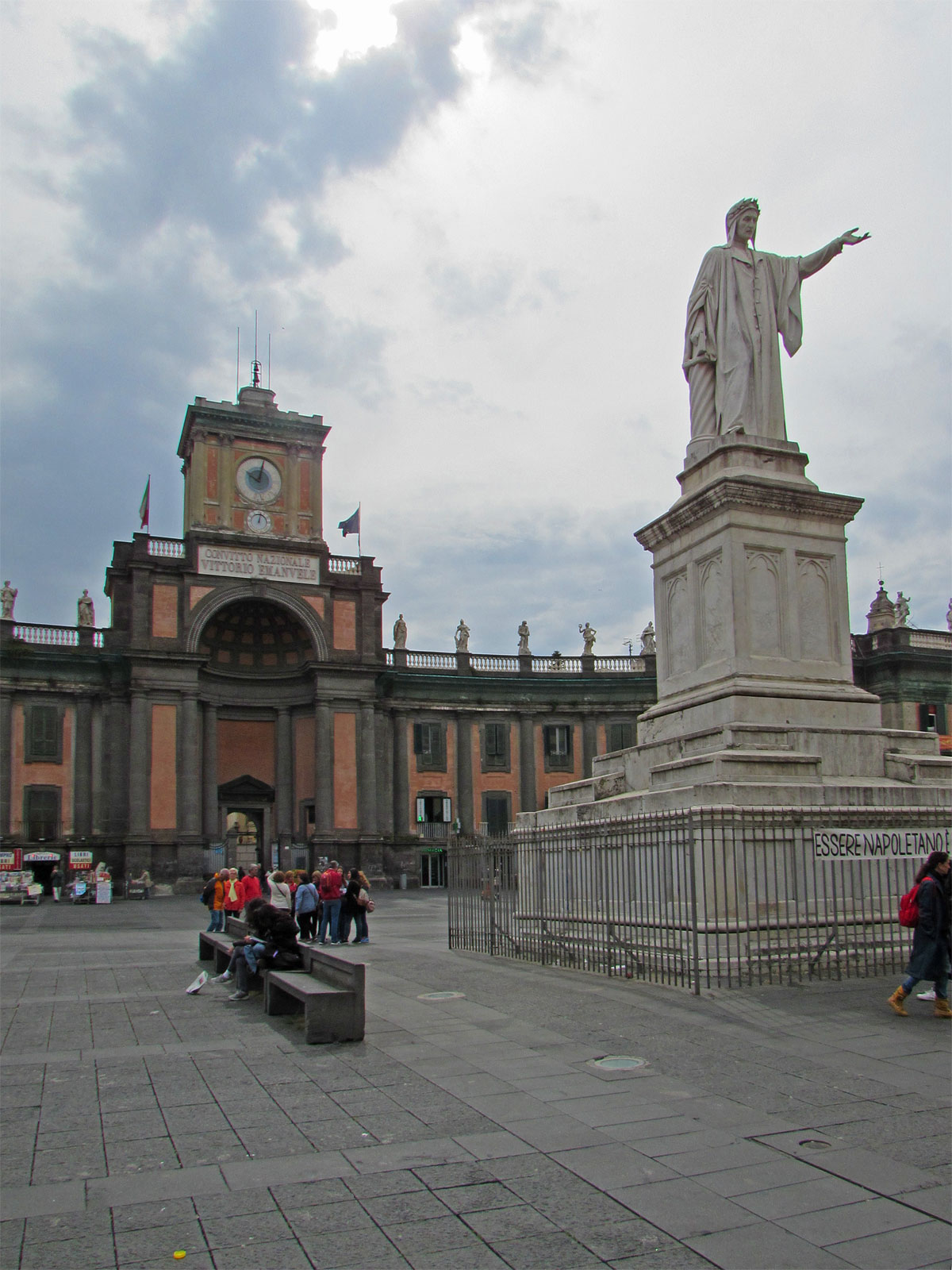 Neapel Denkmal Dante