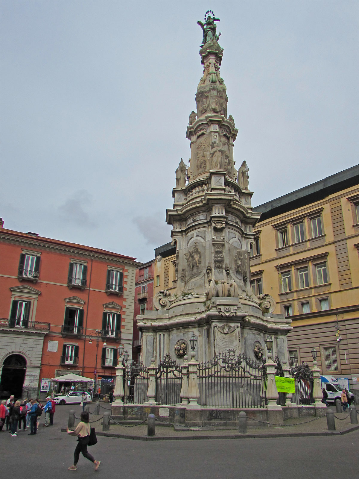Neapel Piazza des Gesu Nuovo Obelisk