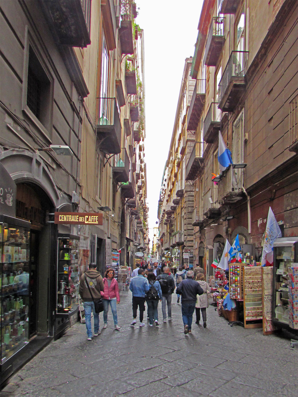 Neapel enge Gasse Schild Centrale del caffe