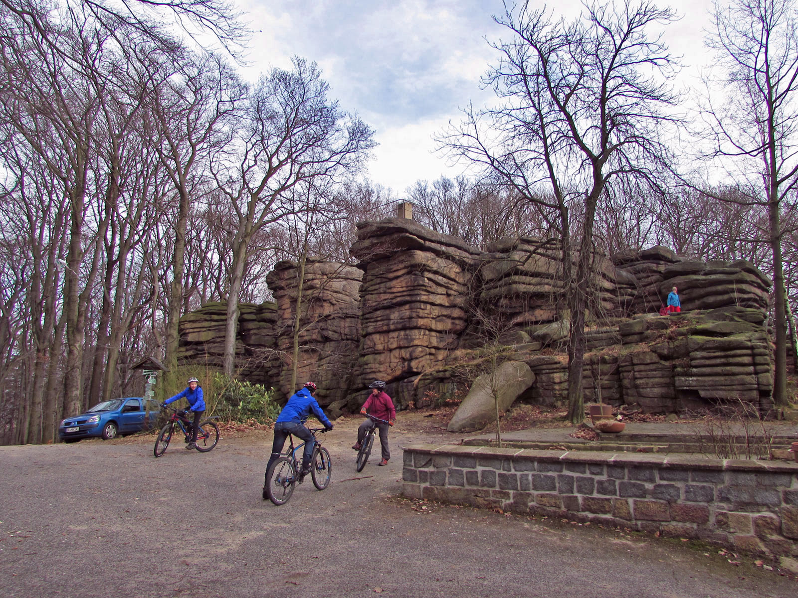 Königshainer Berge Hochstein mit Radfahrern