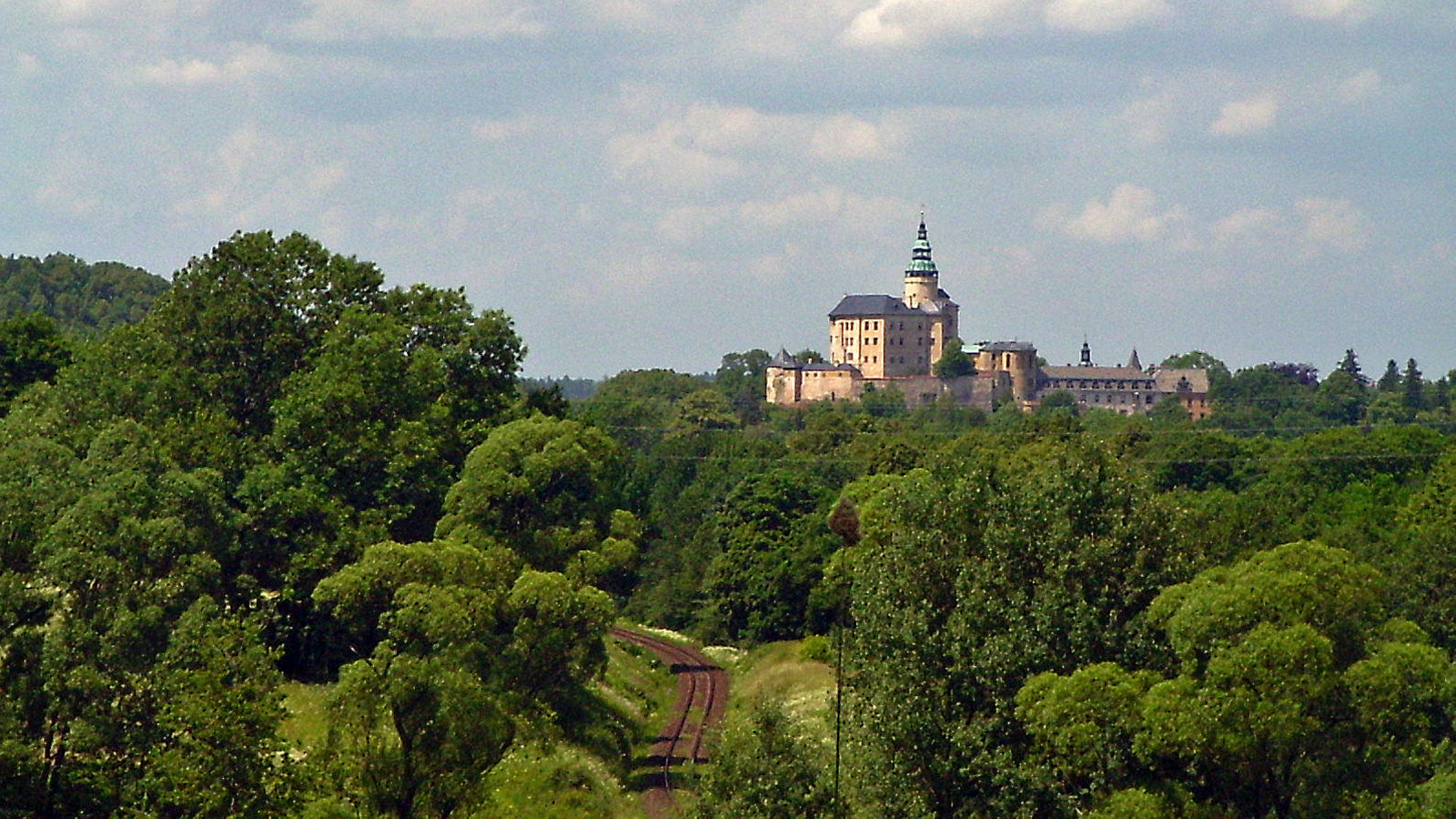 Friedland Frydlant Schloss von fern