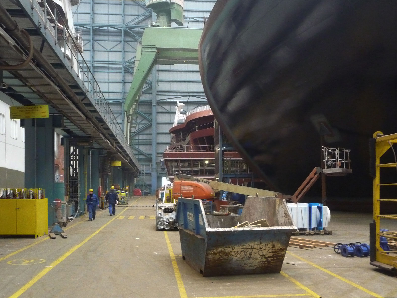 Papenburg Meyer Werft in der Montagehalle