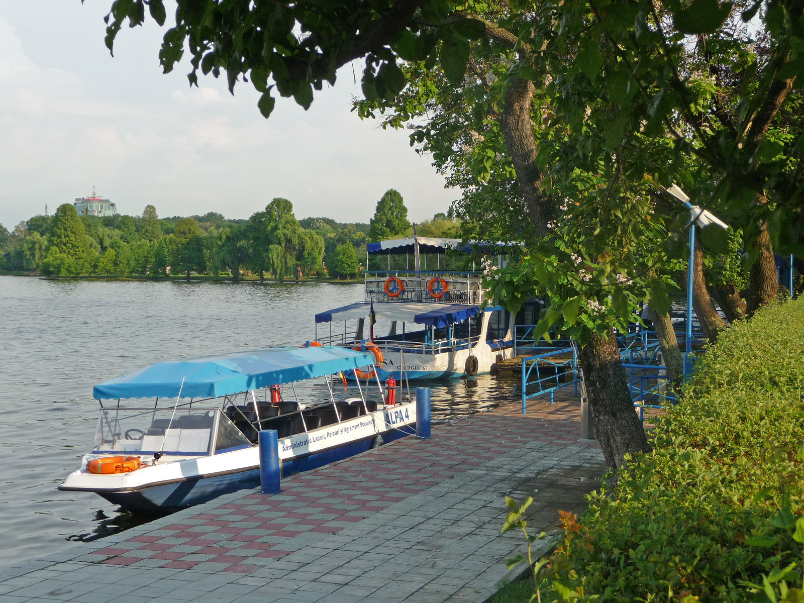 Bukarest Herastrau See Boote
