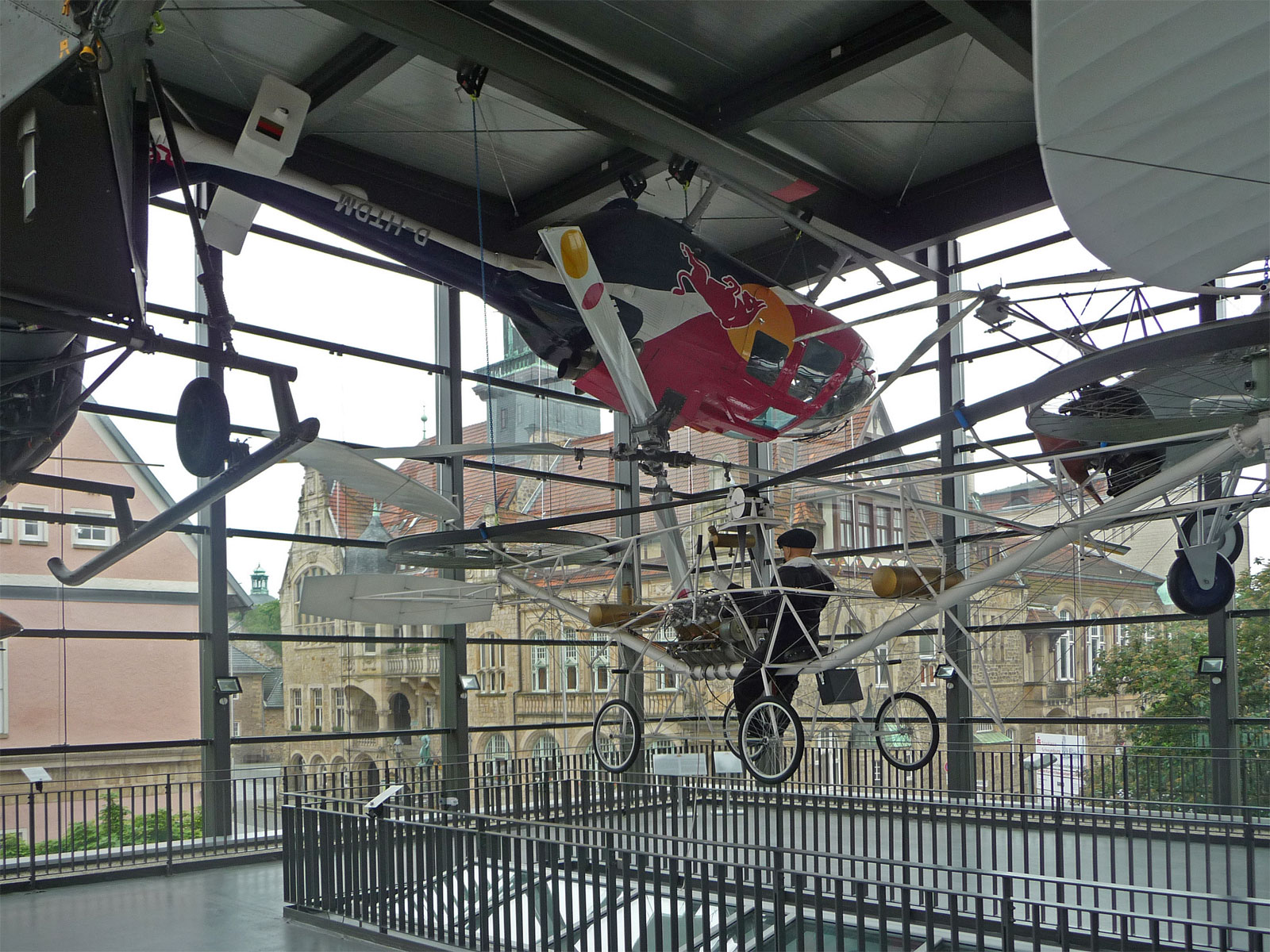 Bückeburg Hubschraubermuseum innen