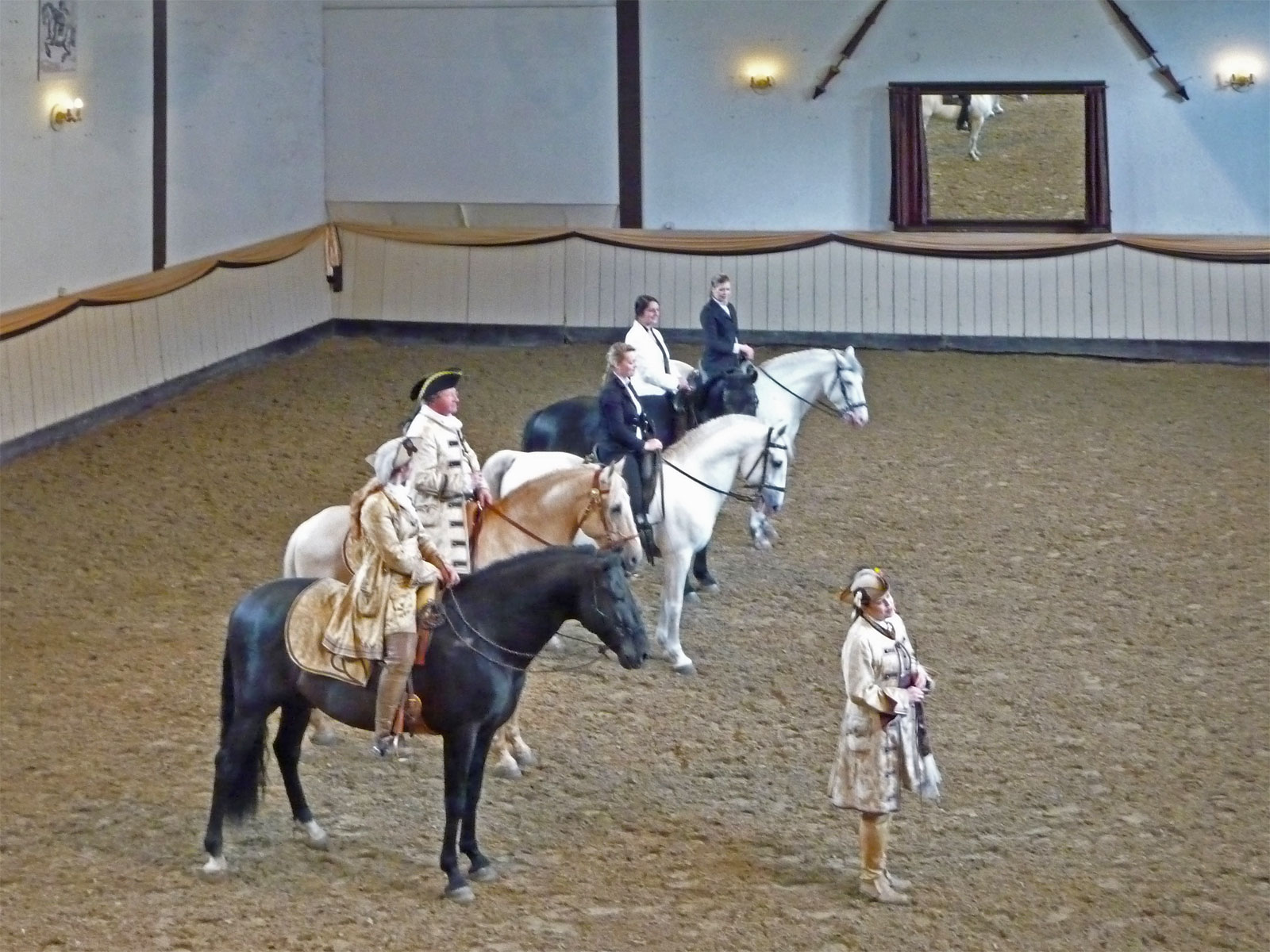 Bückeburg Hofreitschule Vorführung Schlussapplaus