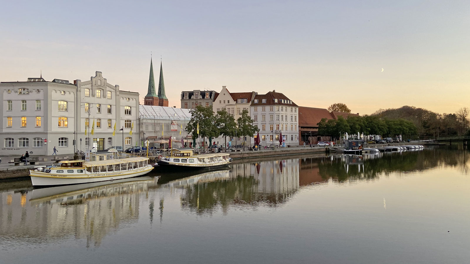 Lübeck Trave Abend