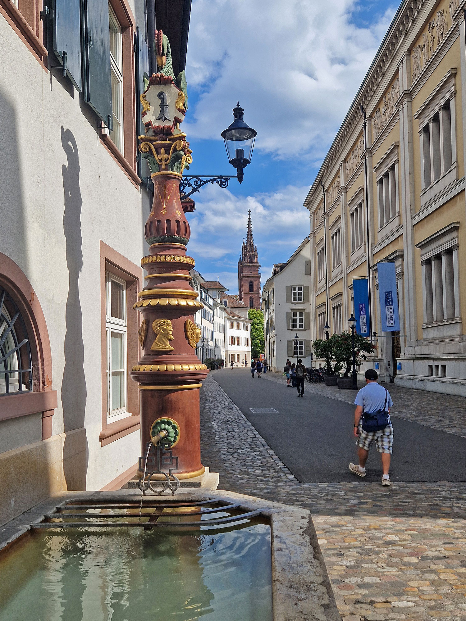 Basel Altstadt Augustinergasse Augustinerbrunnen