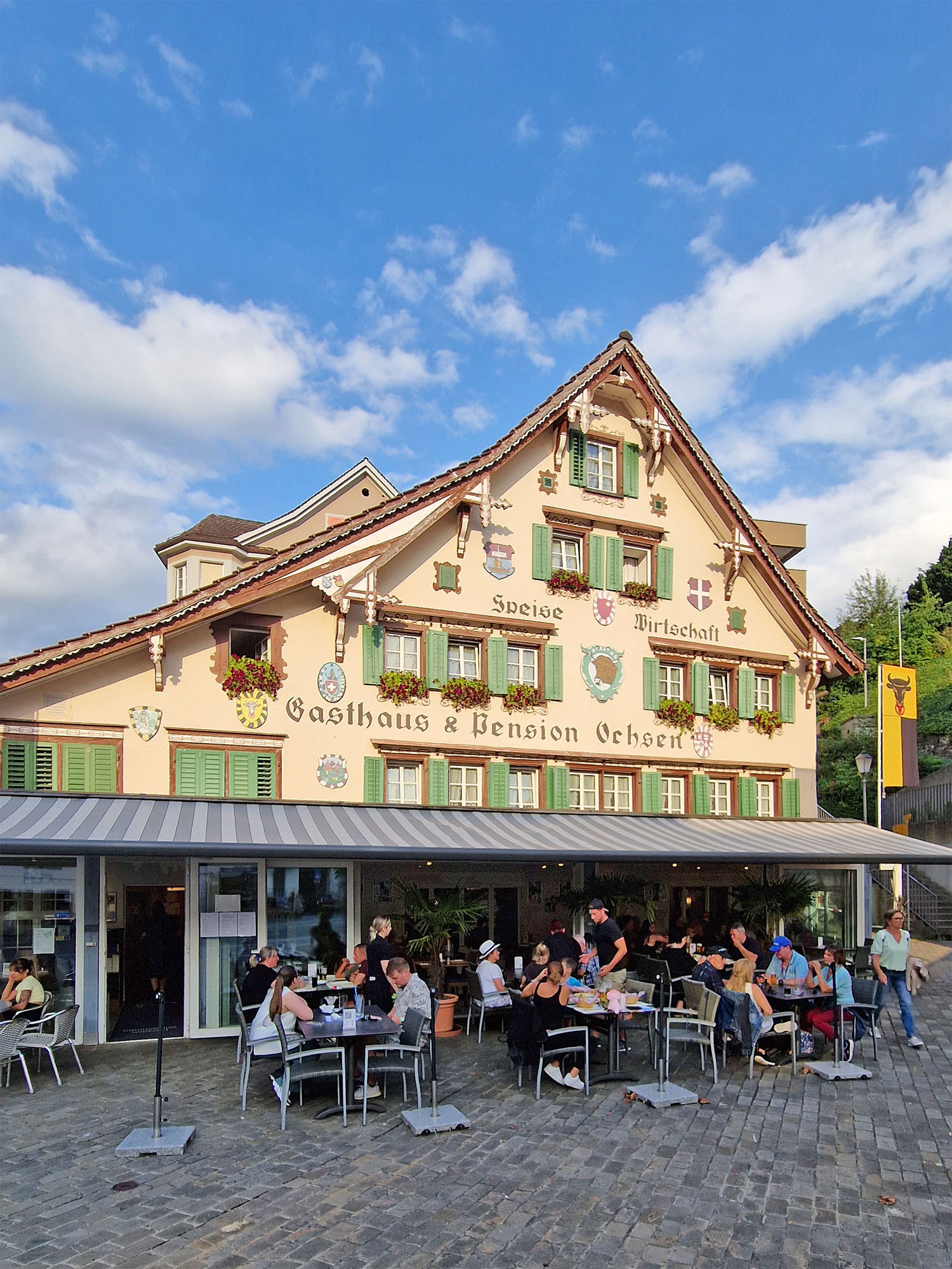 Brunnen Schweiz Dorfmitte Zum Ochsen