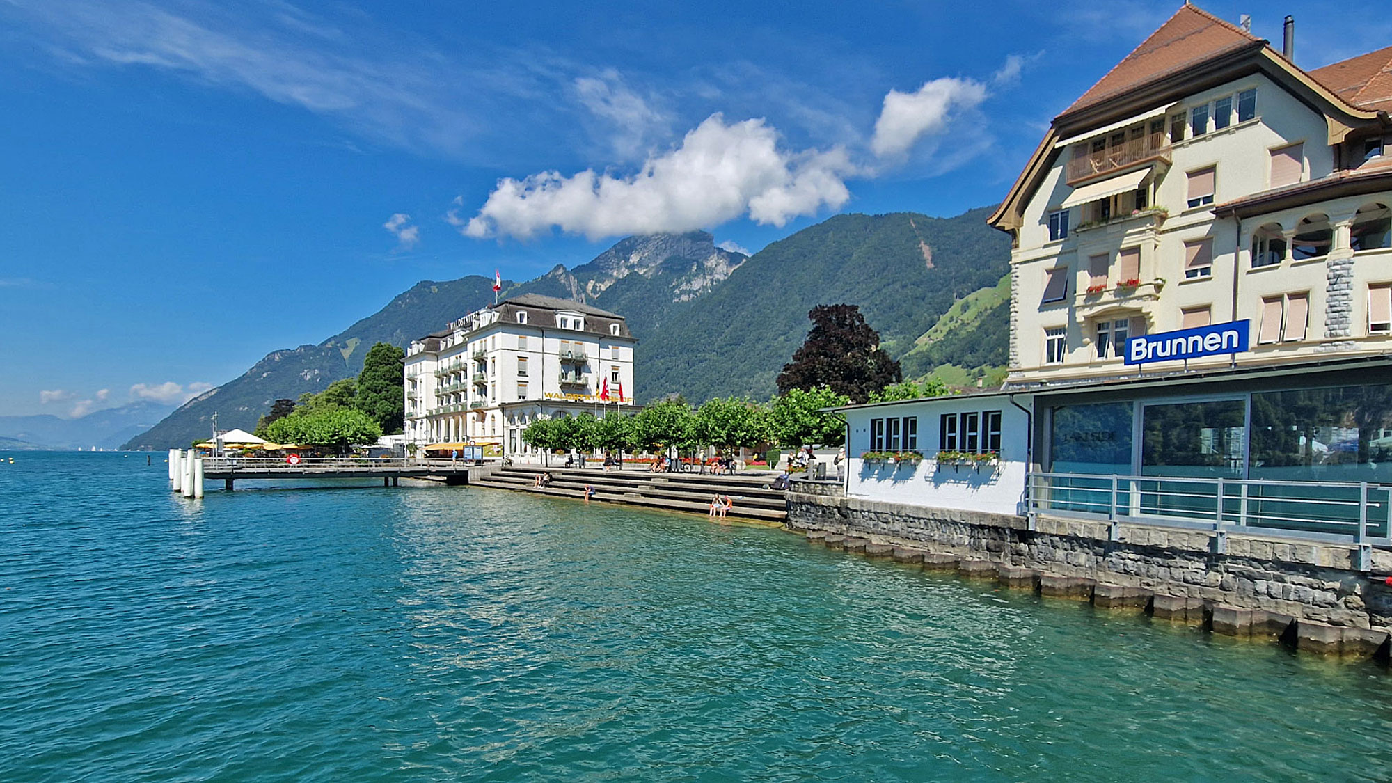 Brunnen Schweiz Seeufer