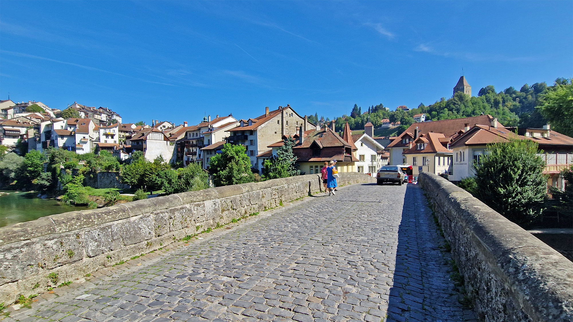 Freiburg Fribourg sur le Pont du Milieu