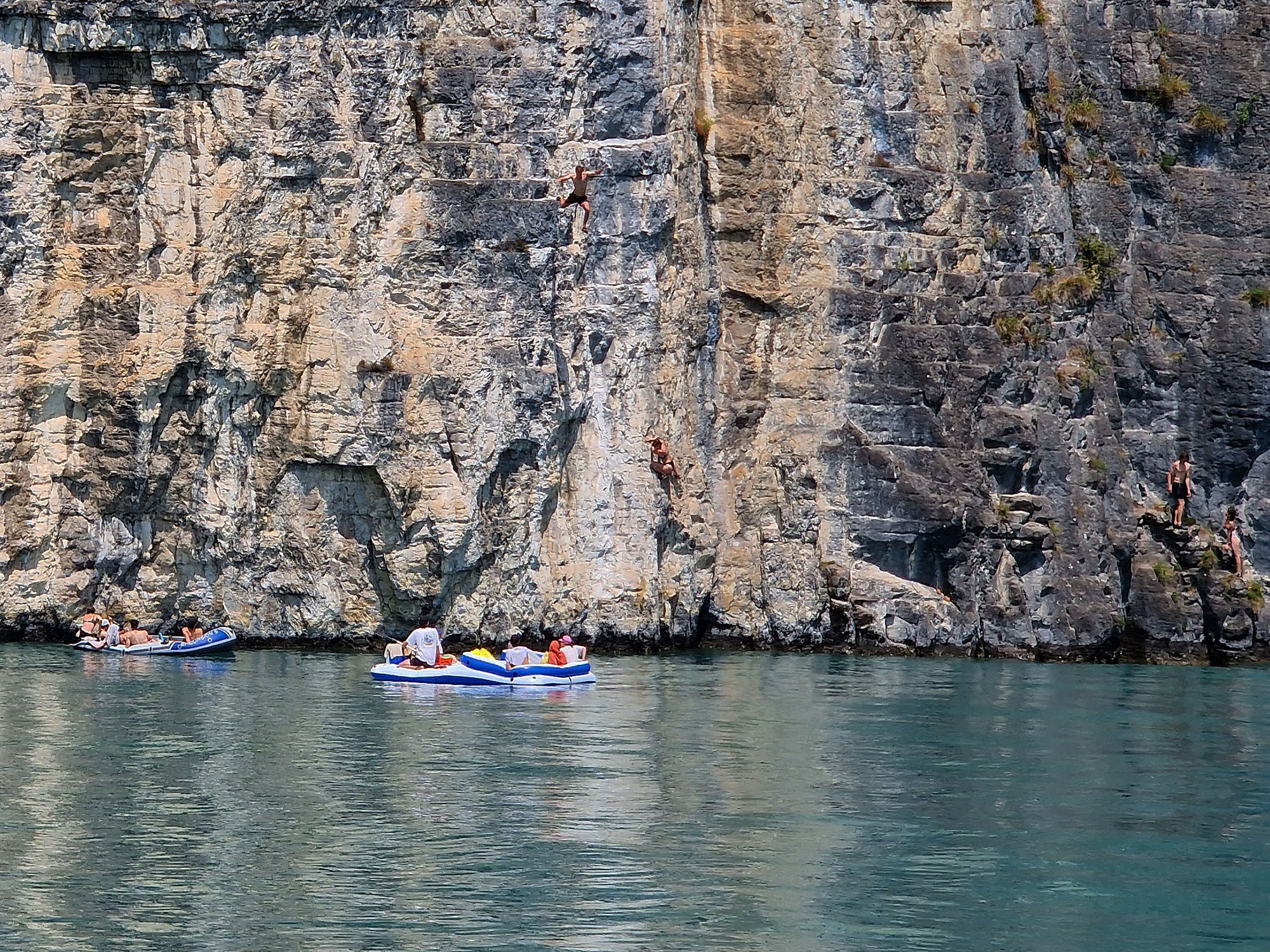 Thuner See Kletterfelsen Sundlauenen