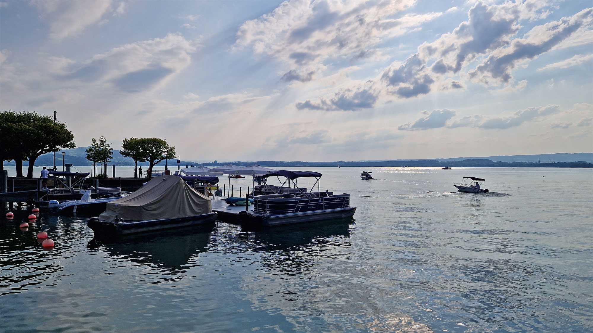 Zug Schweiz Seeufer Boote