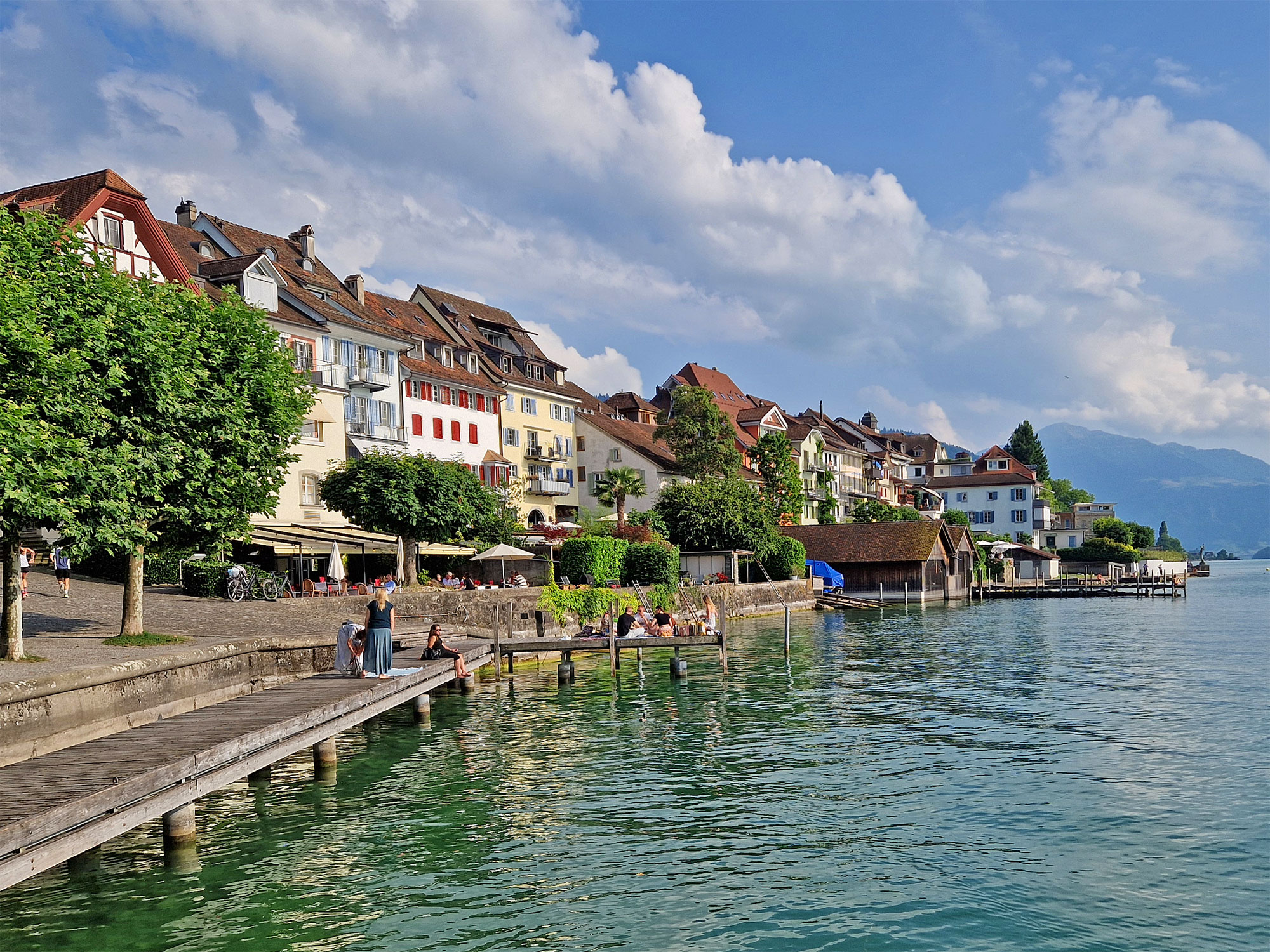 Zug Schweiz Seeufer Promenade