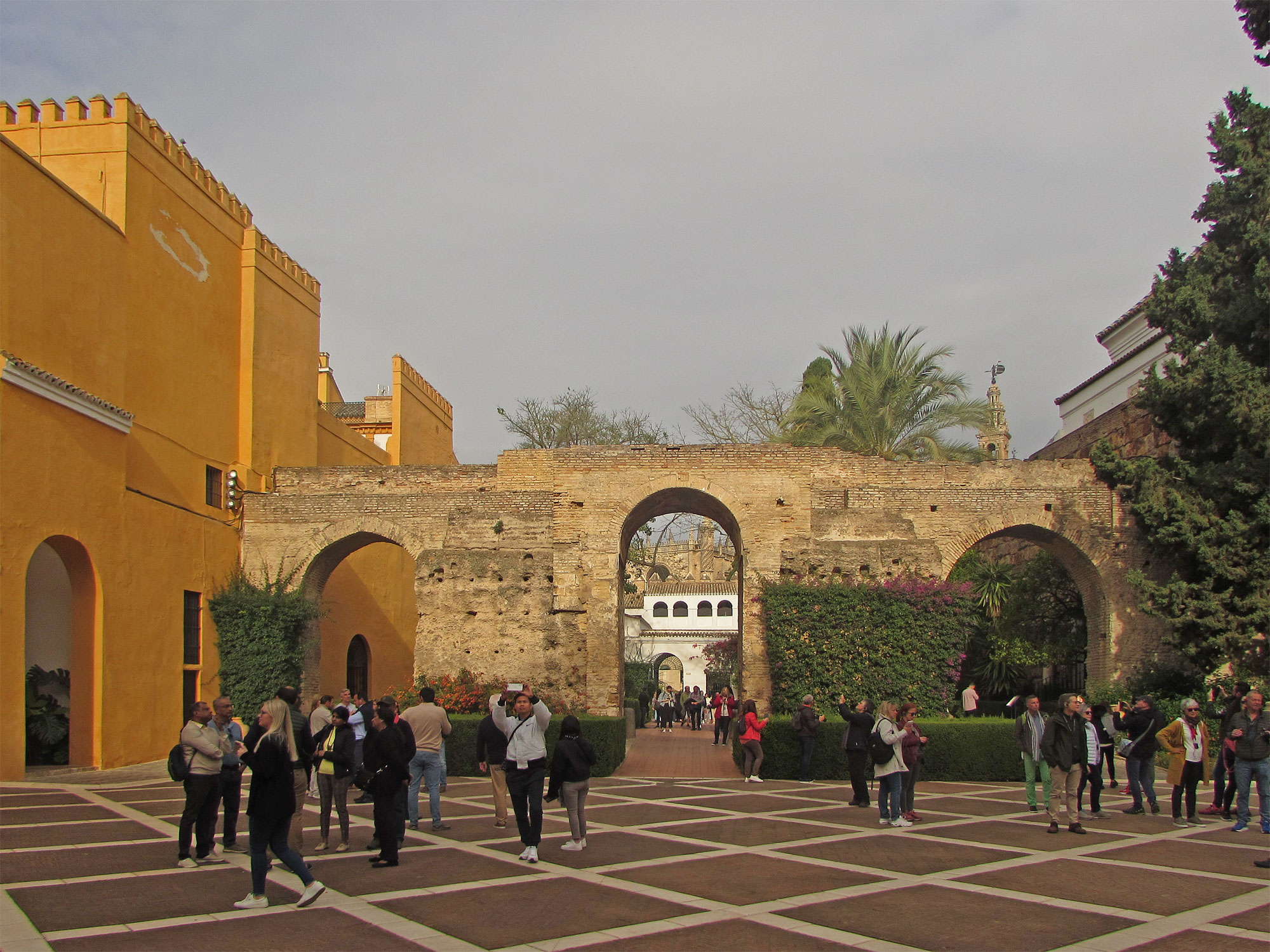 Sevilla Alcazar Außenhof