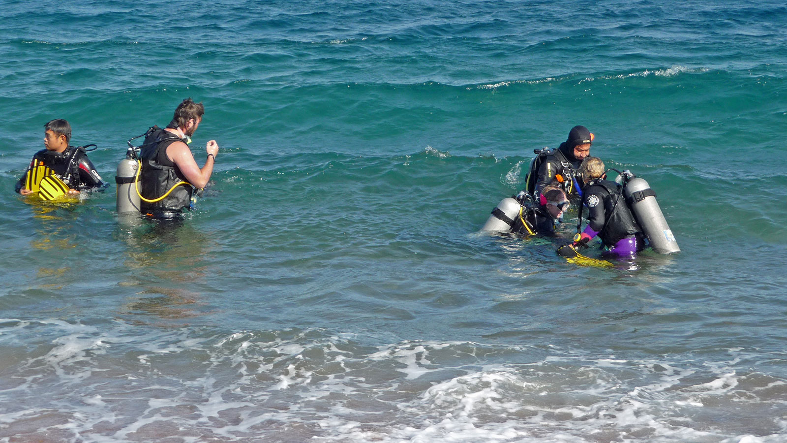 Sinai Dahab Taucher am Strand