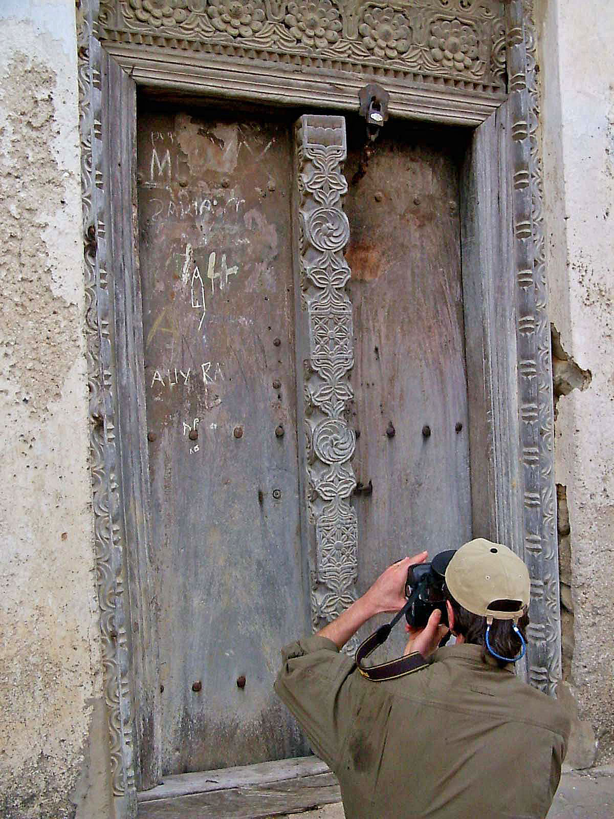 Tansania Bagaymoyo Fotograf vor Boma