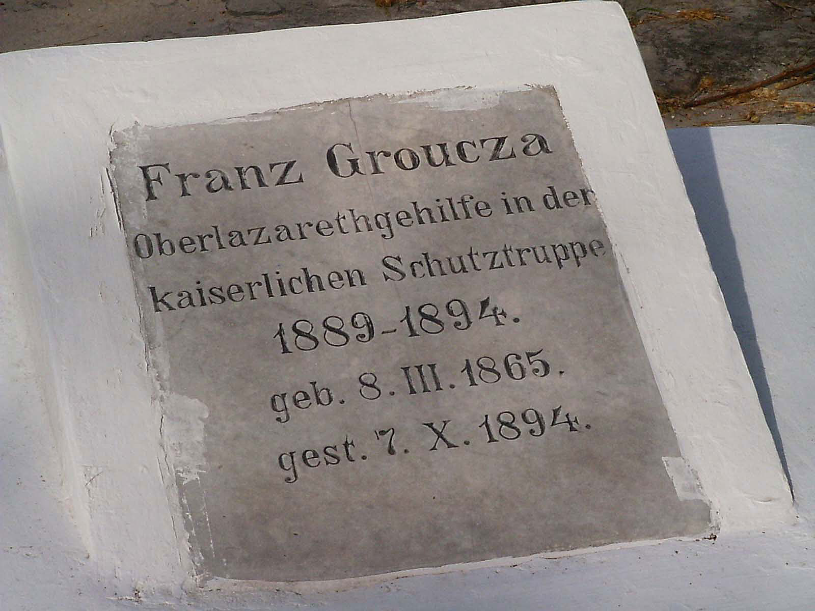Tansania Bagamoyo Soldatenfriedhof Grabmal Franz Groucza