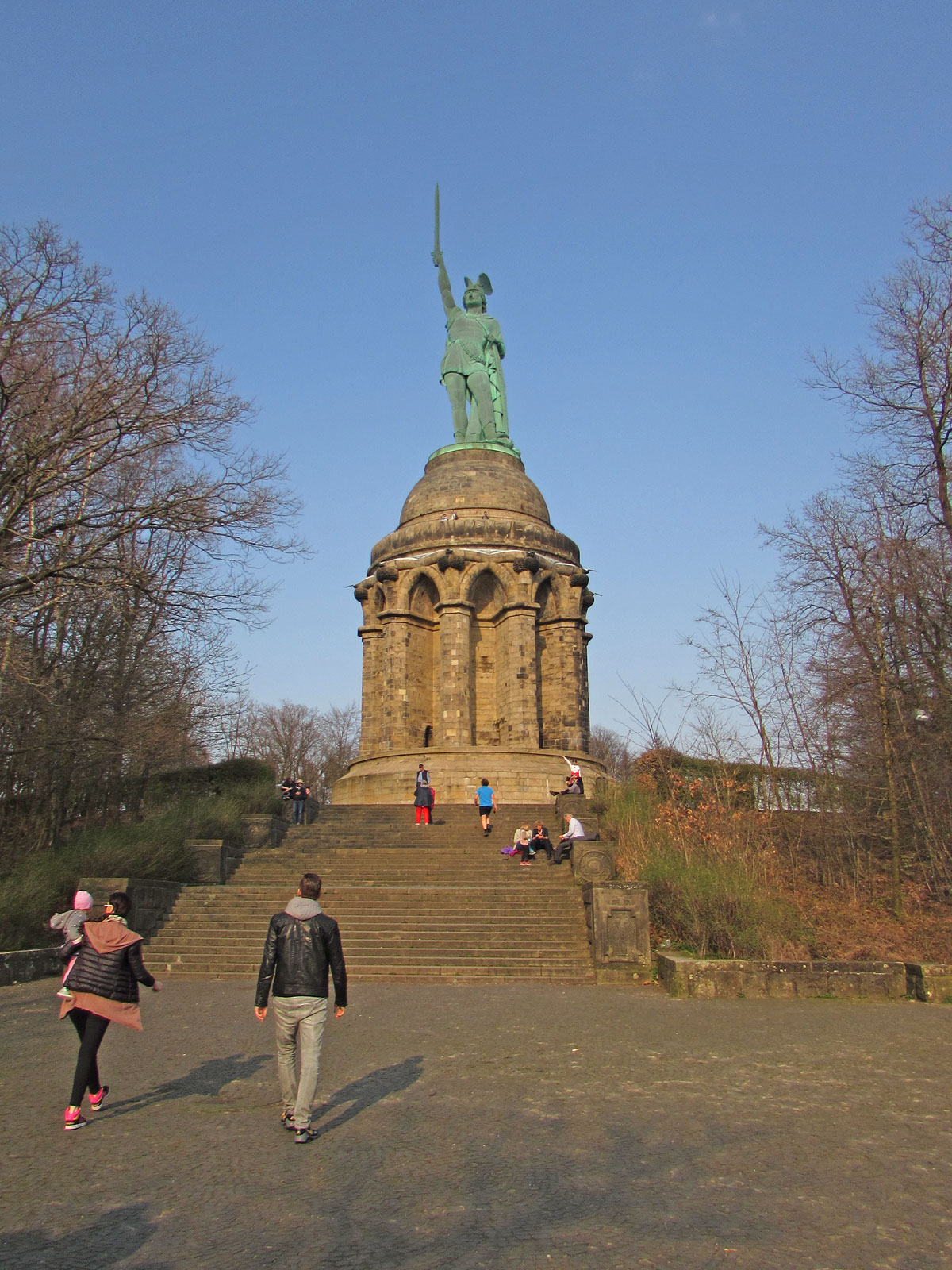 Detmold Hermannsdenkmal Touristen