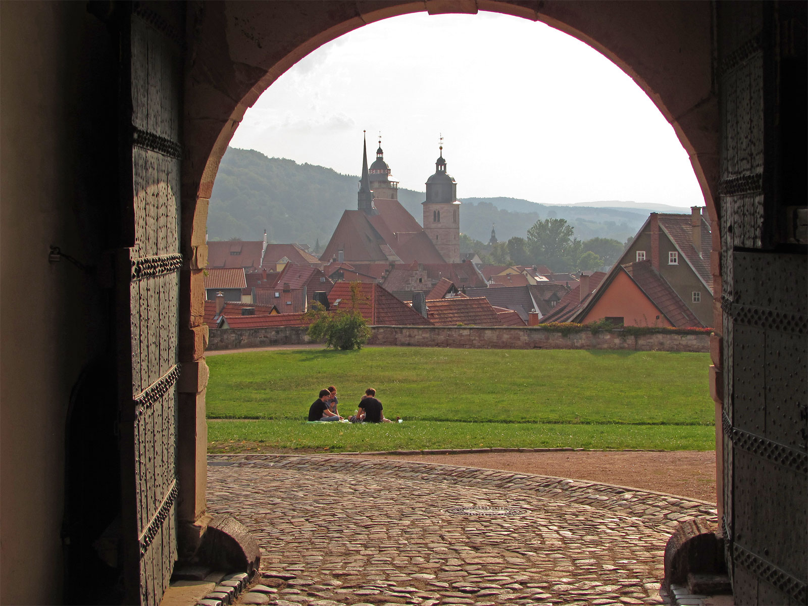 Schmalkalden Schloss Wilhelmsburg Blick durch Torbogen
