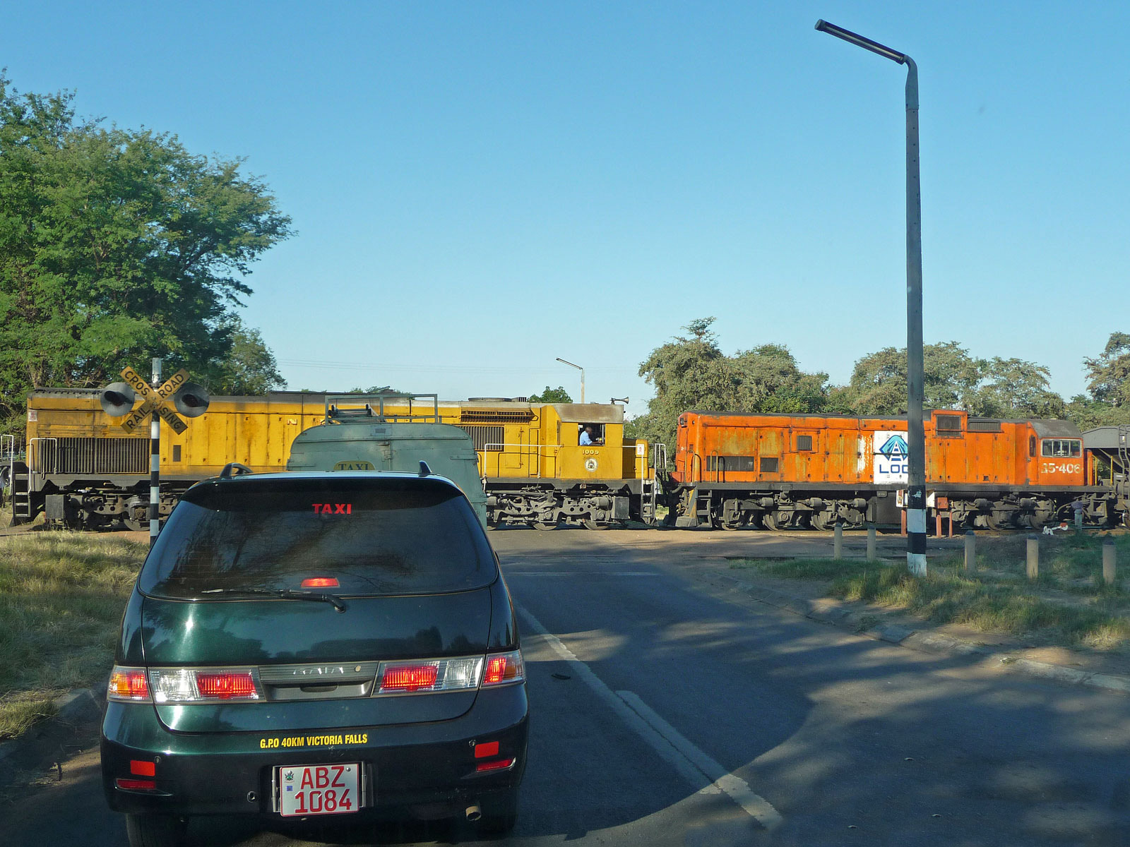 Victoria Falls Bahnübergang Güterzug