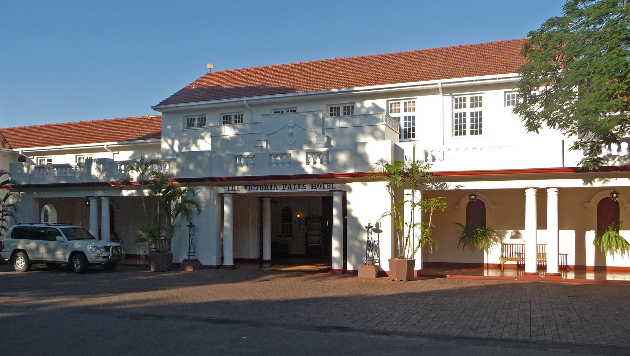 Victoria Falls Hotel Eingang außen