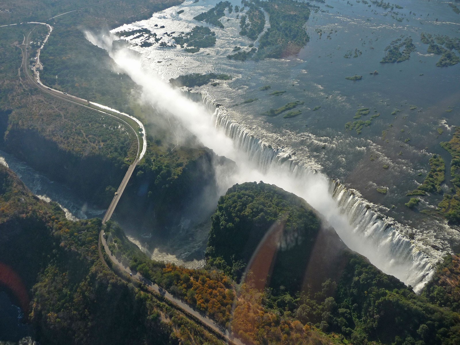 Victoria Falls Victoriafälle aus der Luft nah