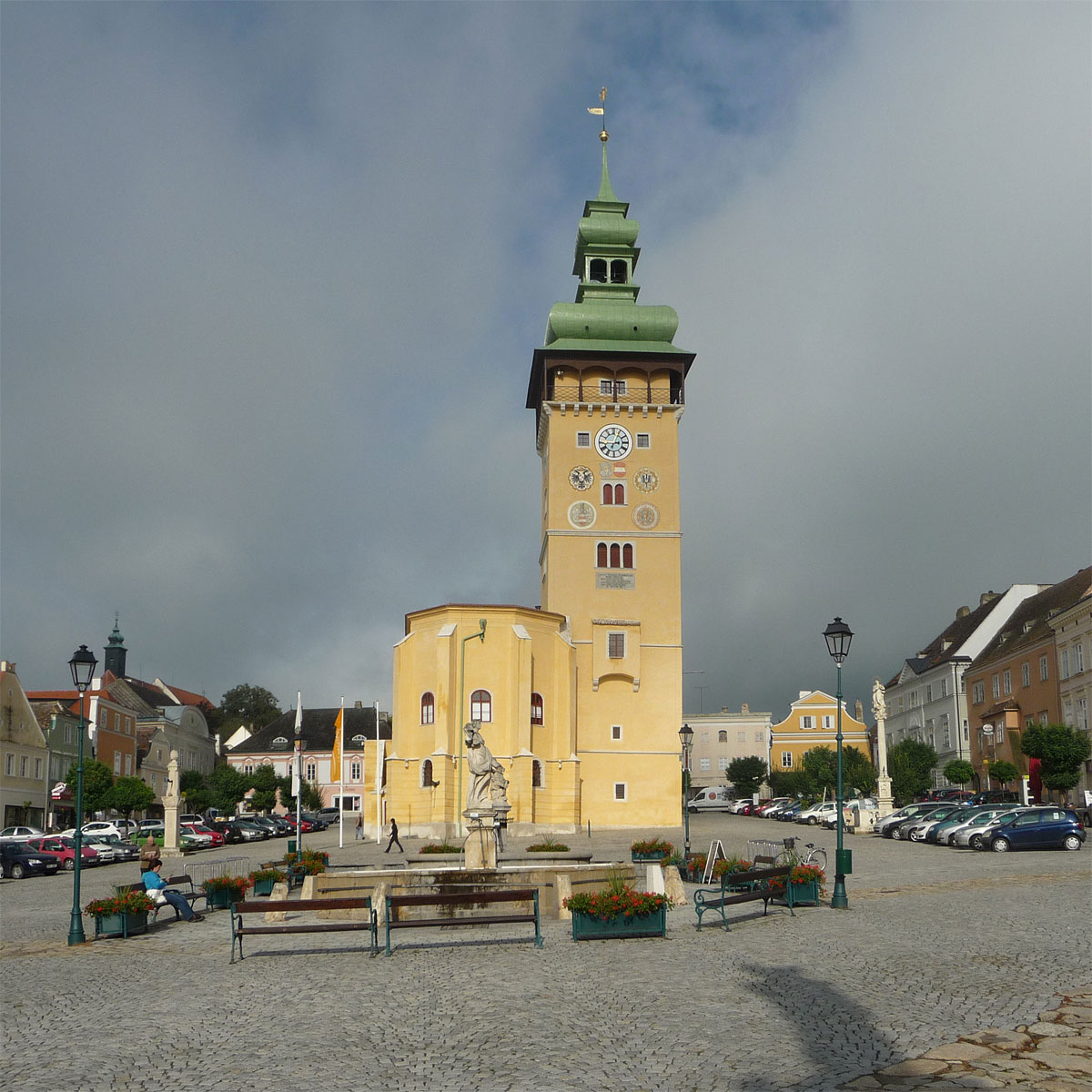 Weinviertel Retz Rathaus Morgensonne