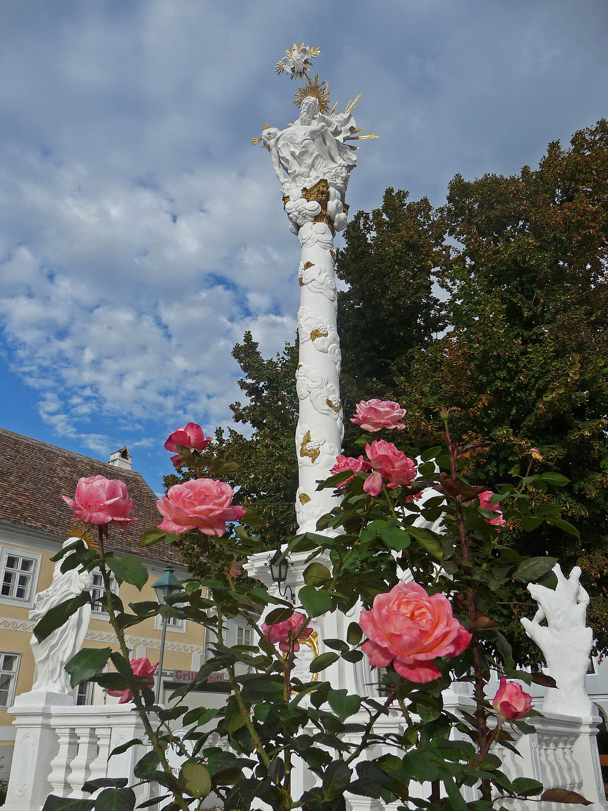 Pulkau Weinviertel Mariensäule nah