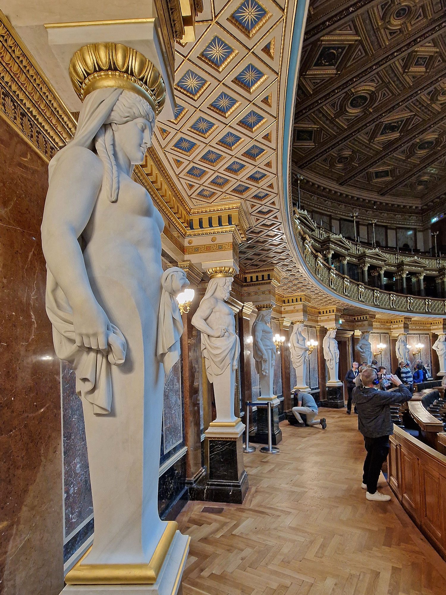 Wien Parlament Statuen