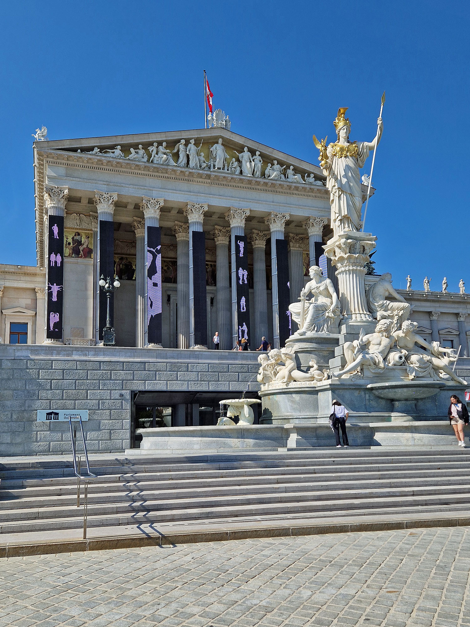 Wien Parlament außen