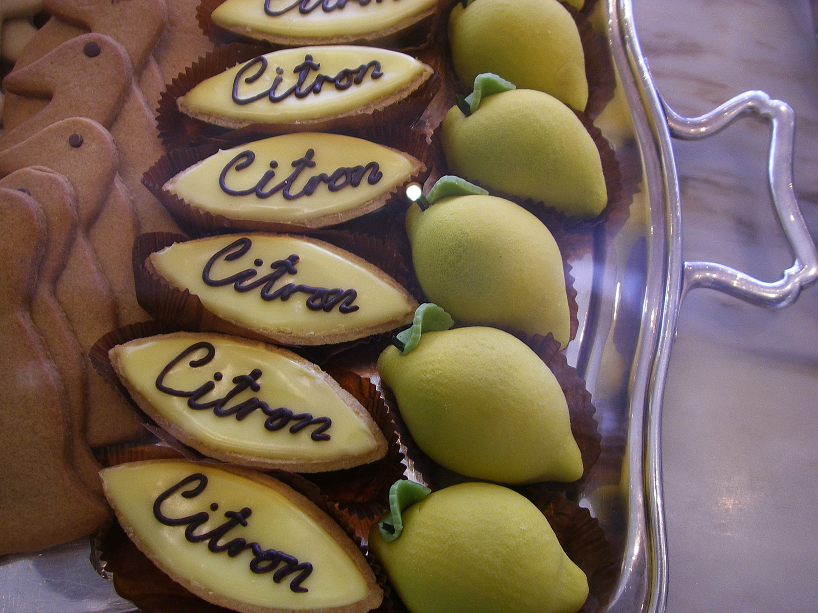 Yorkshire Harrogate Betty's Cafe and Tearooms Pralinen nah
