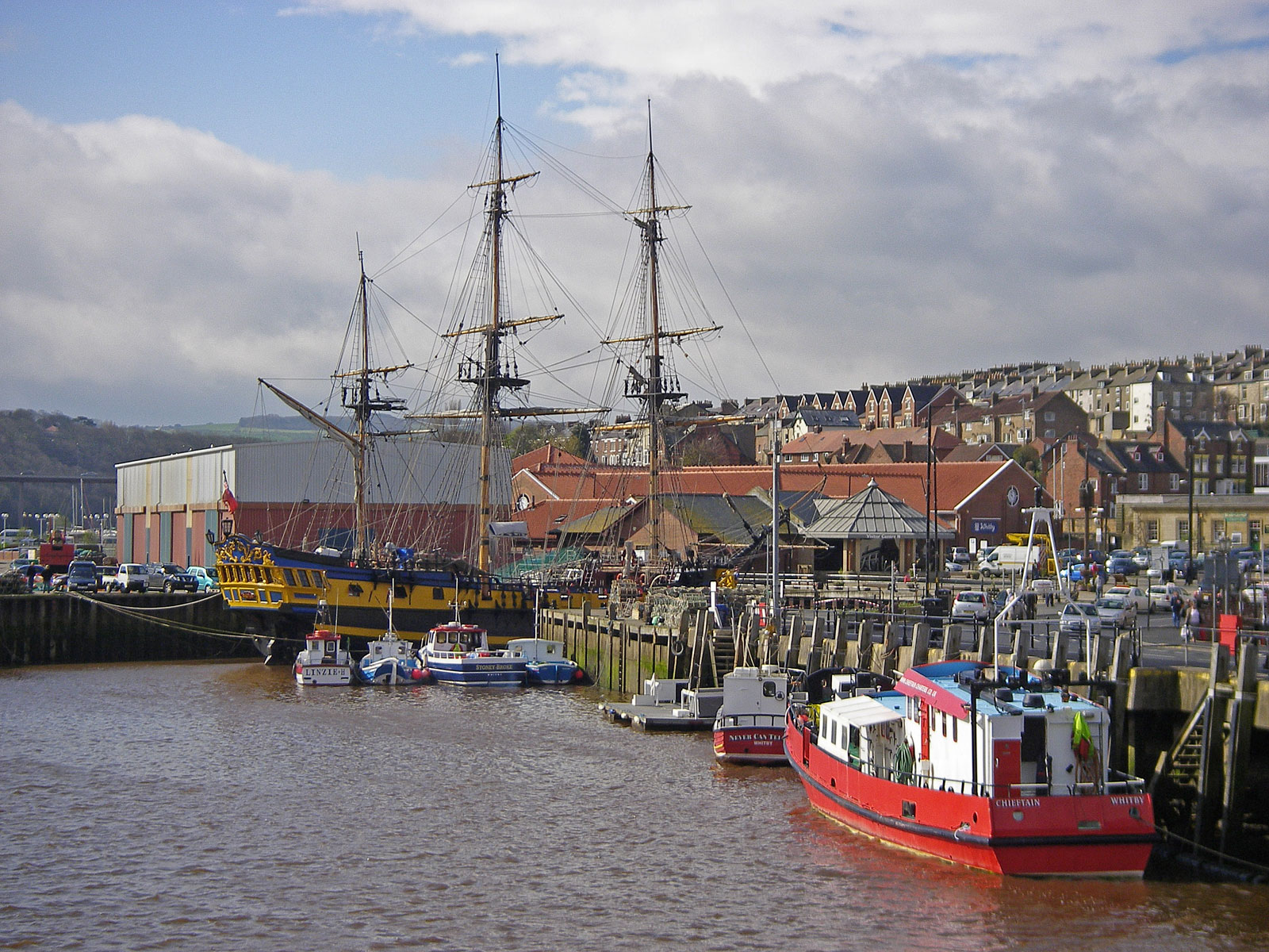 Yorkshire Whitby Hafen mit Segelschiff