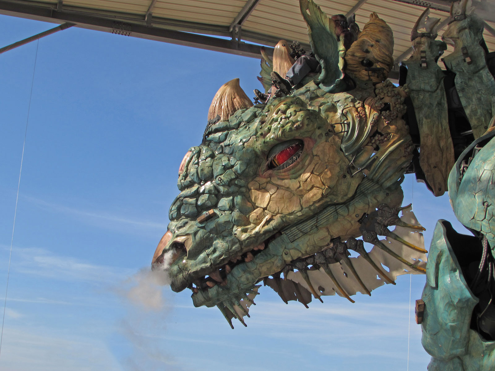 Calais Drache Rauch