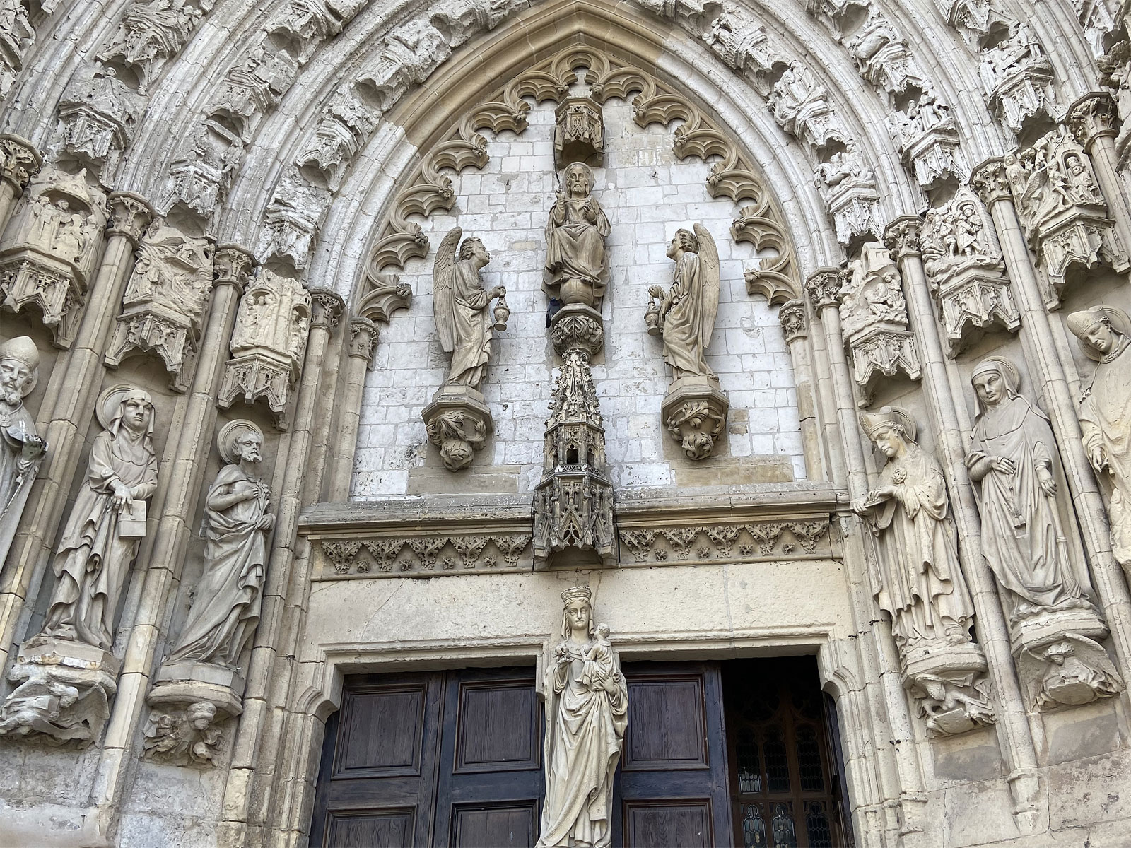 Montreuil-sur-Mer Portal St. Saulve