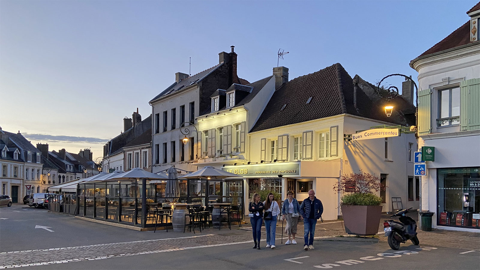 Montreuil-sur-Mer Marktplatz Abendlicht