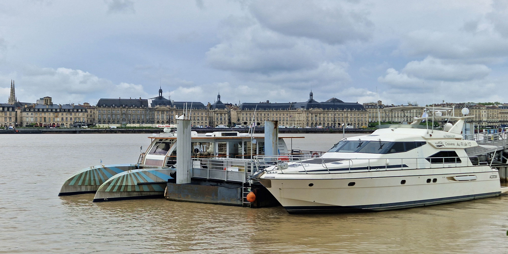 Bordeaux Garonne Motoryachten