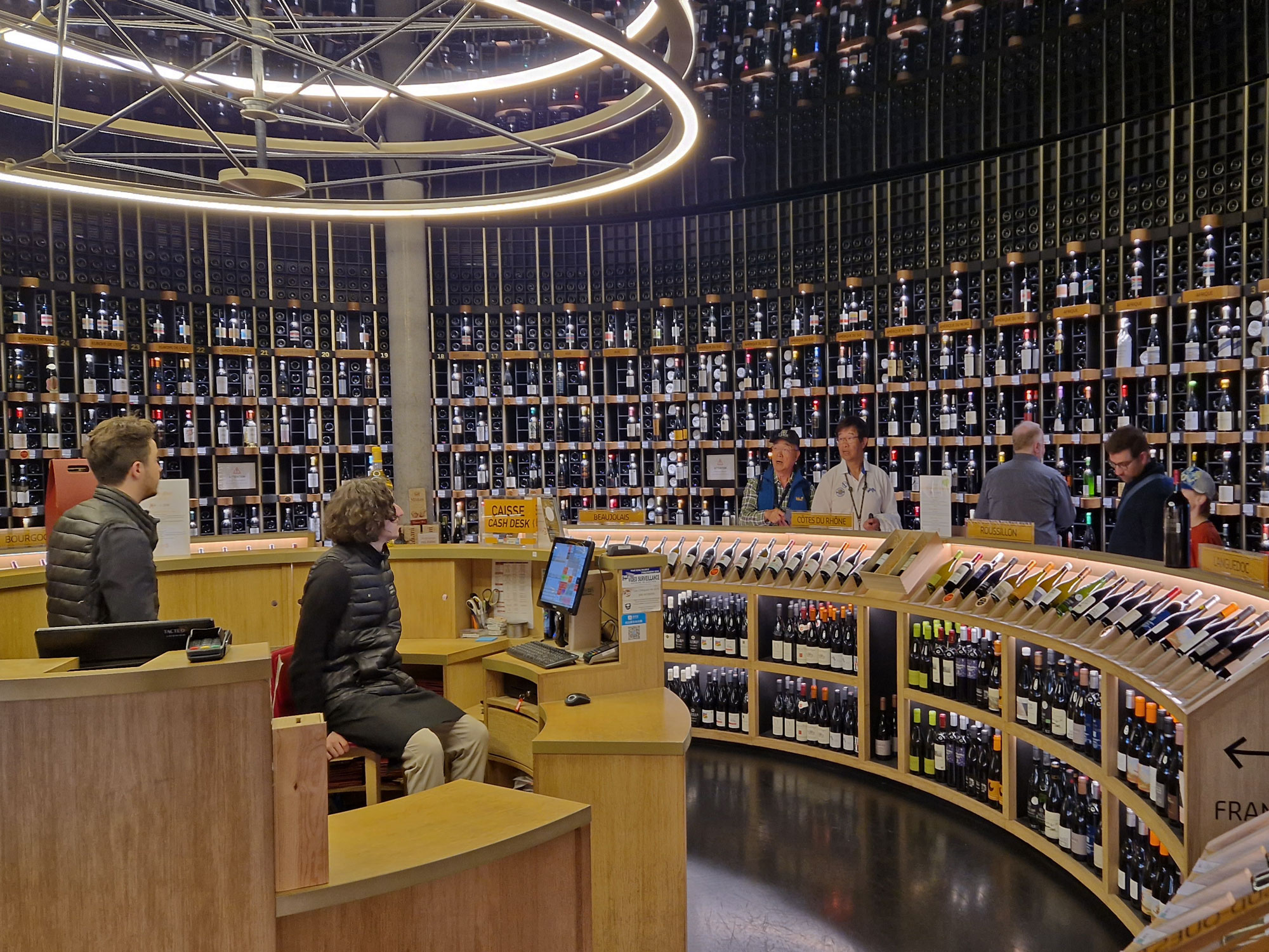 Bordeaux Cite du Vin Vinothek