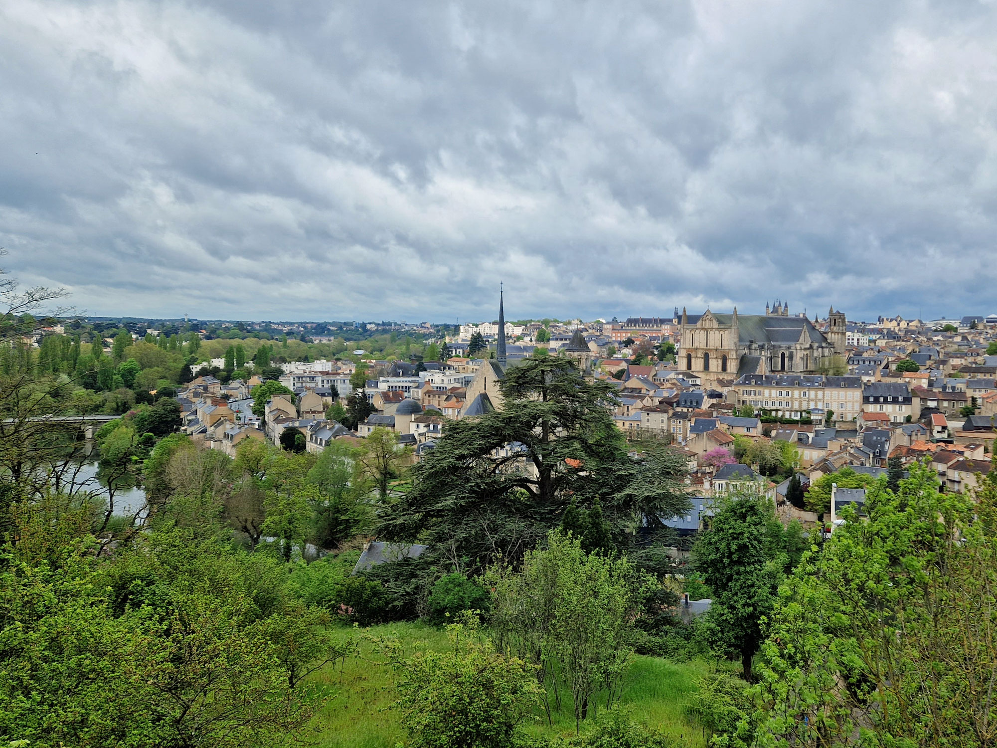 Poitiers Aussicht auf die Altstadt