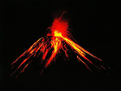 Costa Rica feuerspeiender Vulkan Arenal bei Nacht auf Postkarte